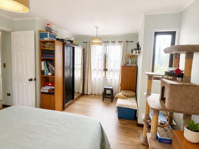 CASA FAMILIAR CON AMPLIOS ESPACIOS EXTERIORES REÑACA ALTO