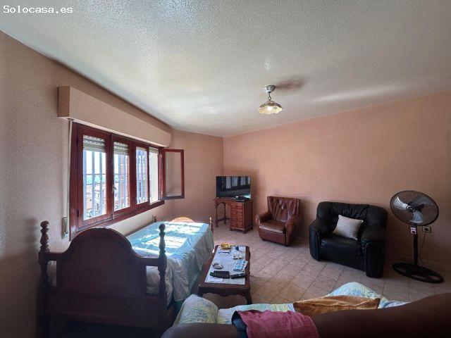 Amplia Casa Tipo Dúplex en el Corazón de Adra €145,000