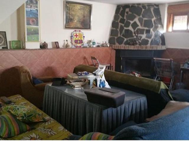 Amplia Casa a la Venta en Villanueva de la Reina, Jaén