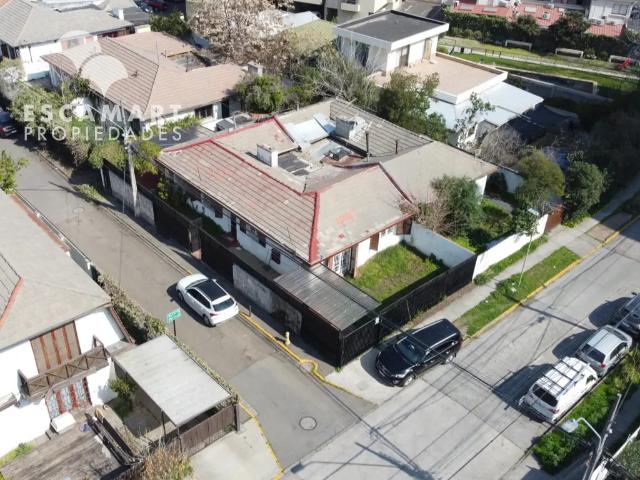 Amplia casa a una cuadra de manquehue con martín de zamora