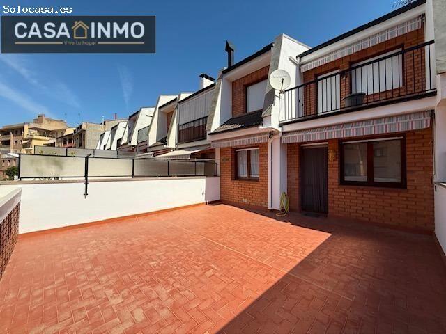 Amplia Casa Adosada en Barbastro Zona Santa Bárbara