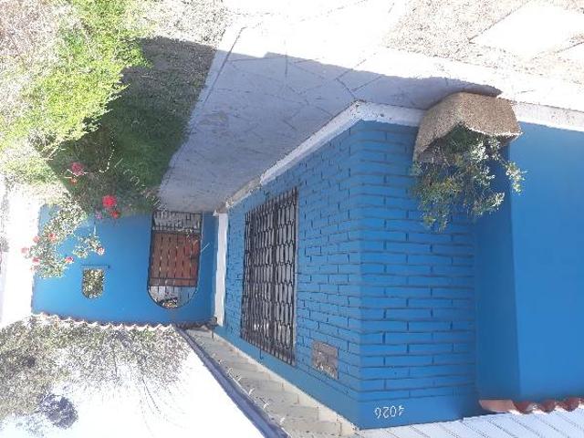 Amplia Casa Aislada Gran Jardín, Patio y Estacionamientos