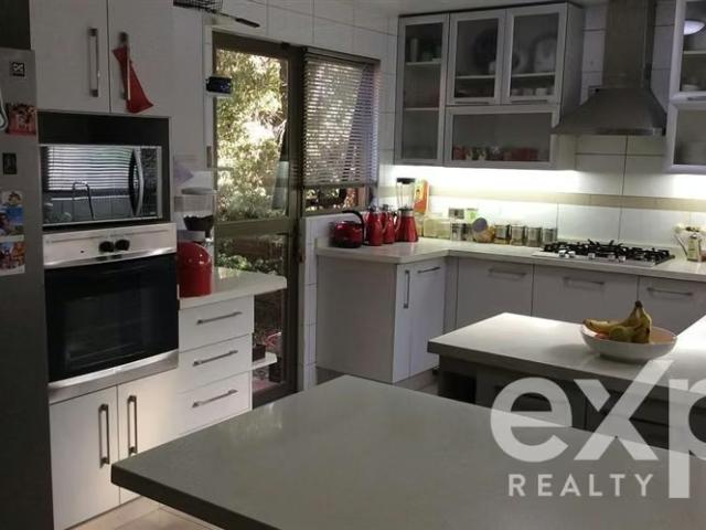 Amplia Casa Almagro 5 dormitoros Chicureo Norte | 5 dormitorios por 13900.00 en Colina