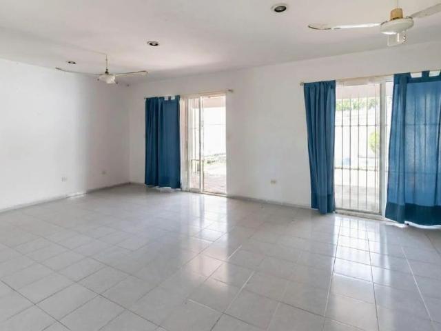| Amplia casa con alberca en Montebello |