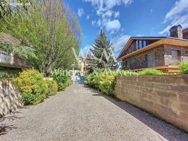 AMPLIA CASA CON GRAN JARDÍN EN LA SEU DURGELL CERCA DE TODOS LOS SERVICIOS