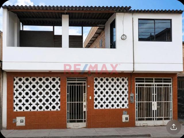 ¡Amplia Casa Con Gran Potencial De Inversión En Puente Piedra!