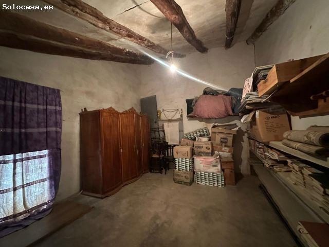 Amplia casa con gran potencial en Belchite, ideal para familias y para disfrutar de espacios exterio