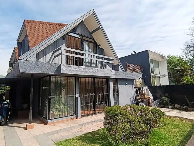 Amplia Casa Con Excelente Conectividad 183609