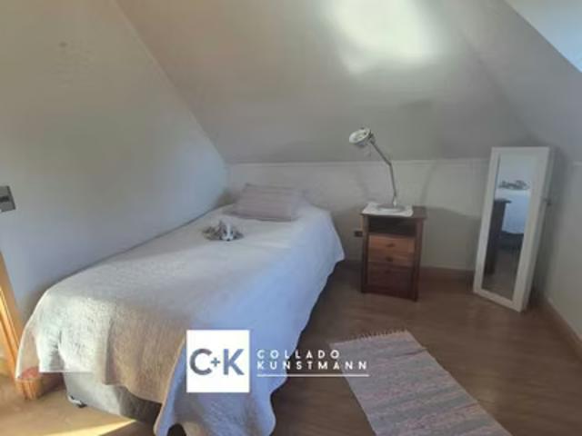 Amplia Casa con Jardín y Piscina 1505 | dormitorios por 13500.00 en Valdivia