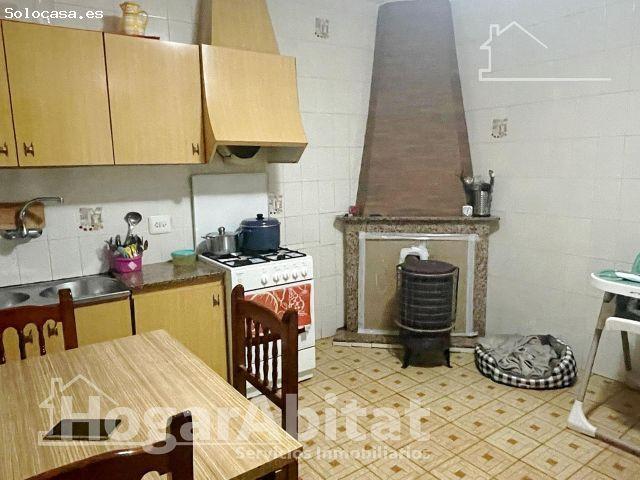 AMPLIA CASA CON MUCHAS POSIBILIDADES