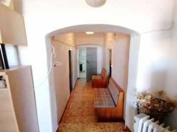 Amplia Casa con Patio en Hinojal Ideal para Reformar 60.000€