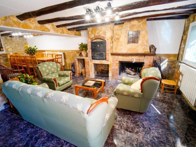 Amplia casa con patio en venta en Cabreton, La Rioja