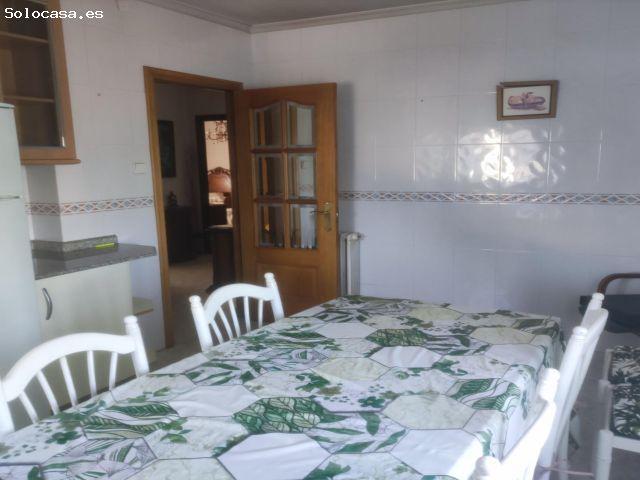 Amplia Casa con Terreno en Ponferrada por €159.000