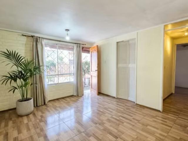 Amplia Casa de 1 Piso 3D/1B/2E, Sector Tranquilo, Villa Los Héroes 5, Maipu | 3 dormitorios por 2821.00 en Maipú