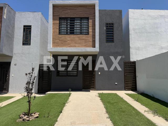 Amplia Casa de 2 Recámaras en Renta en Vizcaíno Residencial