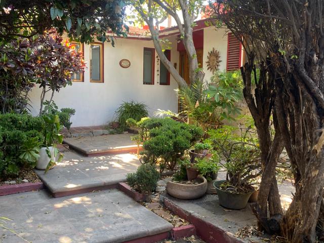 Amplia casa de un piso en venta en Colonia Arboledas