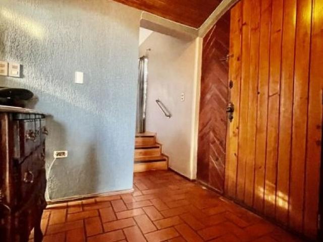 Amplia Casa Dos Niveles Ubicada en Maroto Concón