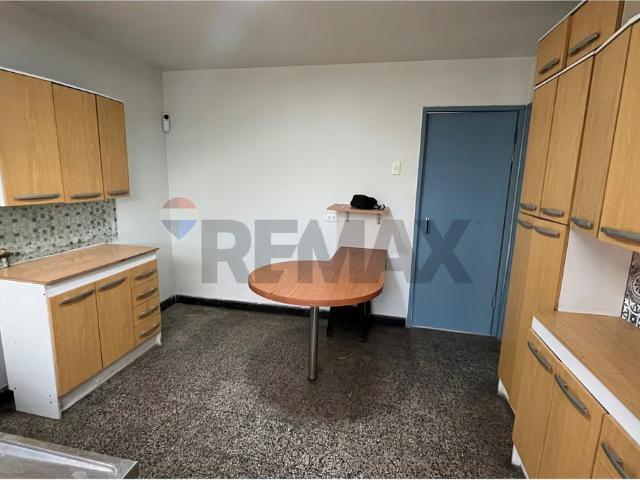 Amplia casa + dpto en macul: vivienda o negocio | 4 Dormitorios por 6100.00 en Macul