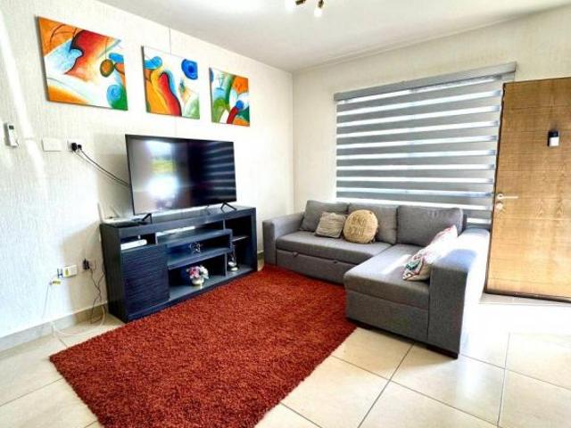 Amplia casa EN VENTA! A sólo 12 minutos de las playas de Bucerías y de nuevo Vallarta!