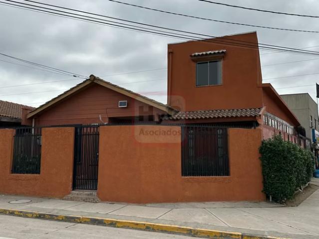 Amplia Casa en Venta de 4h/3b en Excelente Sector Cielos del Valle | 4 dormitorios por 3550.00 en Coquimbo