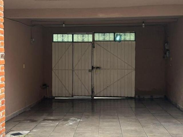 ¡AMPLIA CASA EN VENTA EN VENUSTIANO CARRANZA – UBICACIÓN PRIVILEGIADA!