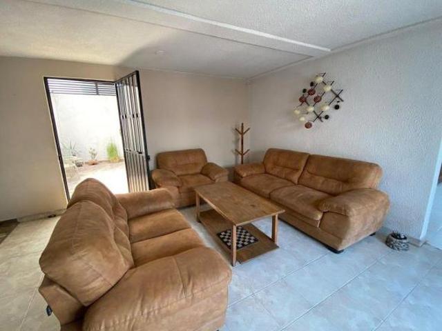Amplia casa en venta en Xilotzingo