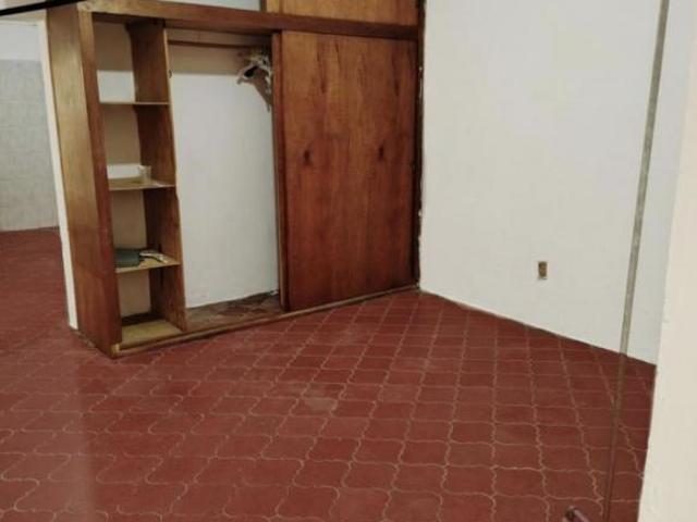 Amplia Casa en Venta en Zona de Comercio