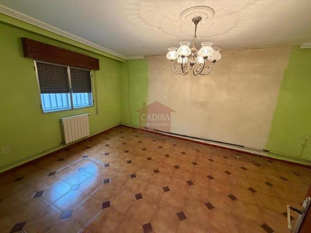 AMPLIA CASA EN VENTA EN CARBAJOSA. REF 4152