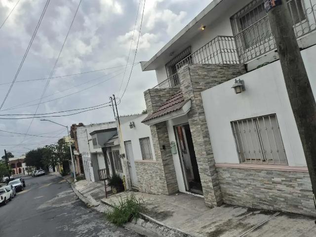 AMPLIA CASA EN VENTA EN COL CEDROS CON RECAMARA EN PLANTA BAJA