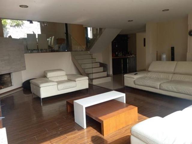 Amplia Casa en Venta en Colina del Sur 4 Niveles con Jardín