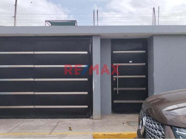 Amplia Casa En Venta En El Pedregal – 4 Dormitorios Y Cochera Para 3 Vehículos