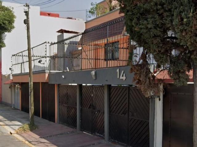 Amplia casa en venta en Lutecia 14 | 3 recámaras, 3 estacionamientos