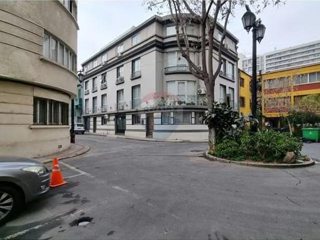 Amplia casa en venta ideal para remodelar | 3 dormitorios por 3143.00 en Santiago