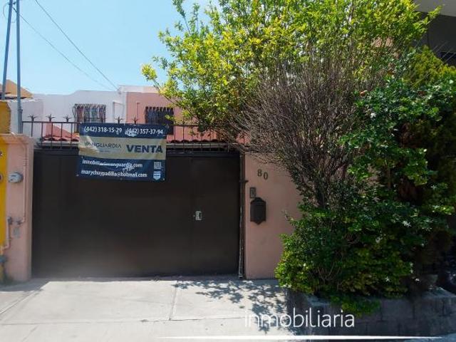 Amplia Casa en Venta sobre av. Candiles