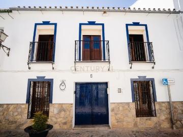Amplia casa en Yunquera en Alquiler