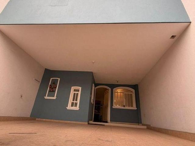 Amplia casa en zona centrica col. Rancho blanco
