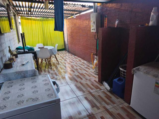 Amplia Casa en Zona Tranquila y Céntrica