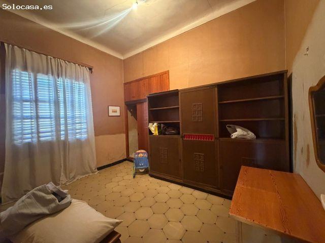 Amplia Casa en Almoradí Oportunidad de Reforma