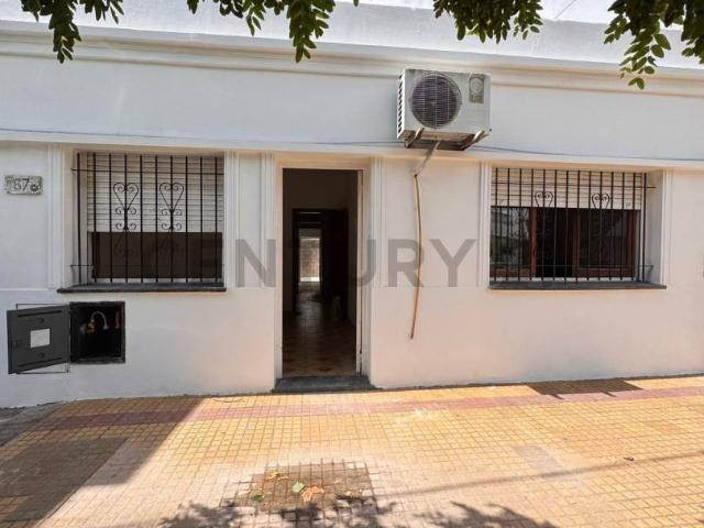 AMPLIA CASA EN ALQUILER CON 2 HABITACIONES, TOLOSA 118 ENTRE 531 Y 532