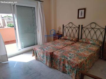 Amplia casa en alquiler con jardín, terrazas y garaje en residencial privado