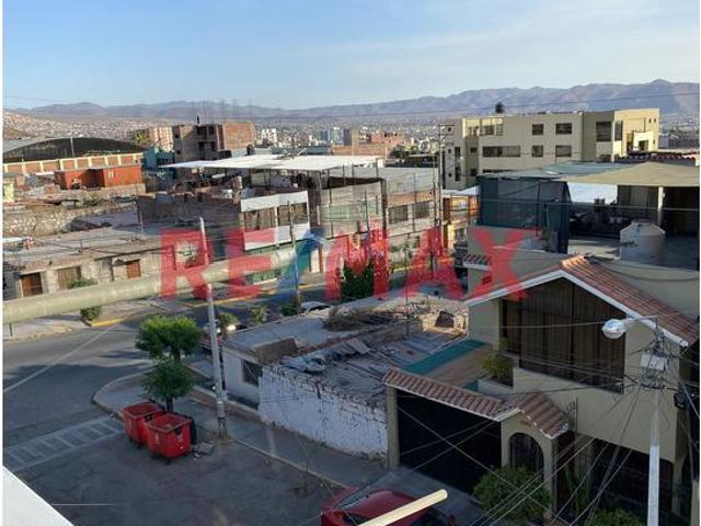Amplia Casa En Alquiler Miraflores 4 Niveles