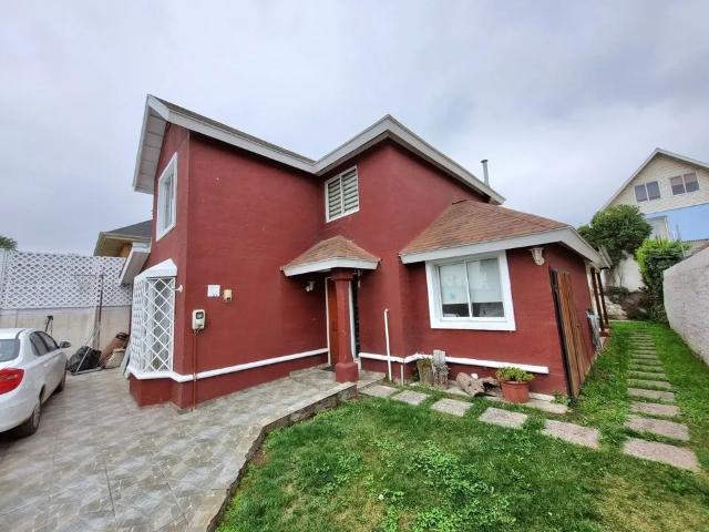 Amplia Casa En Arriendo 4d3b Incluye 2 Estacionamientos