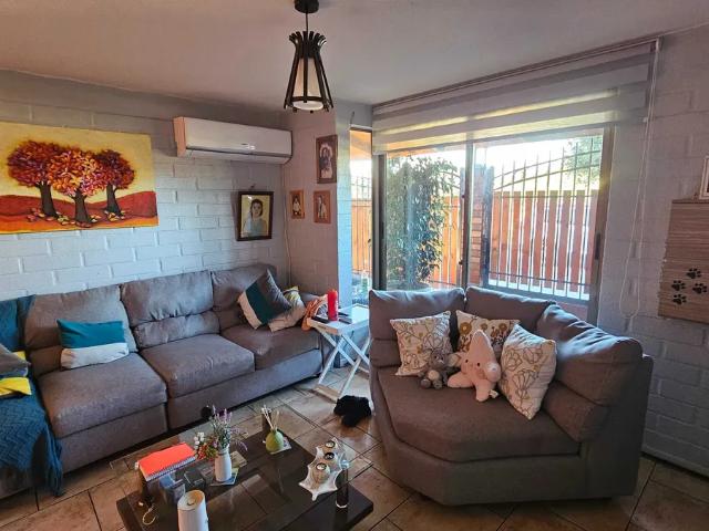 Amplia Casa En Arriendo Buen Sector 86867