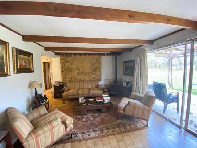 Amplia Casa en arriendo excelente conectividad
