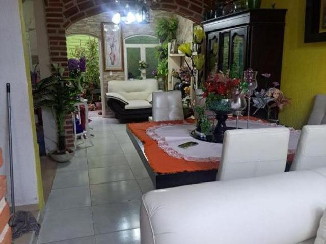 Amplia Casa en Atotonilco el Alto con Terraza, Balcón y Acabados de lujo, Disfrutala en familia