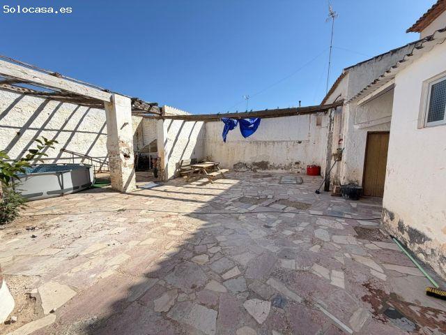 Amplia casa en Bobadilla Estación con patio y garaje¡
