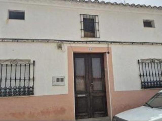 Amplia Casa en Cabeza del Buey, Extremadura – Oportunidad Única