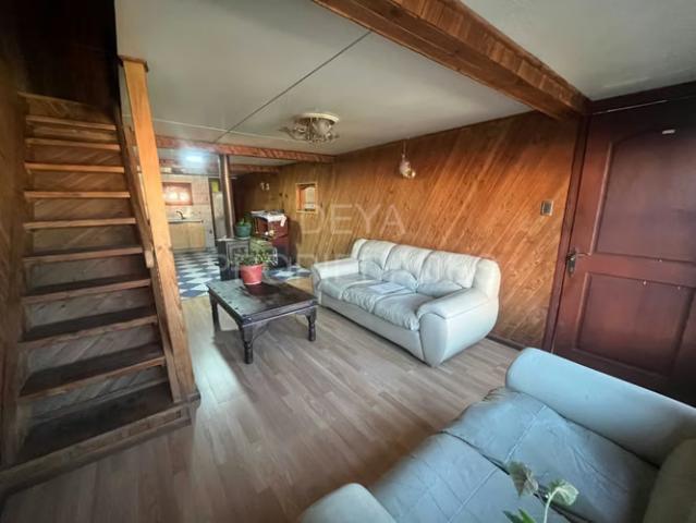 Amplia Casa en Castro, toda regularizada 1826 | dormitorios por 110000. 00 en Castro