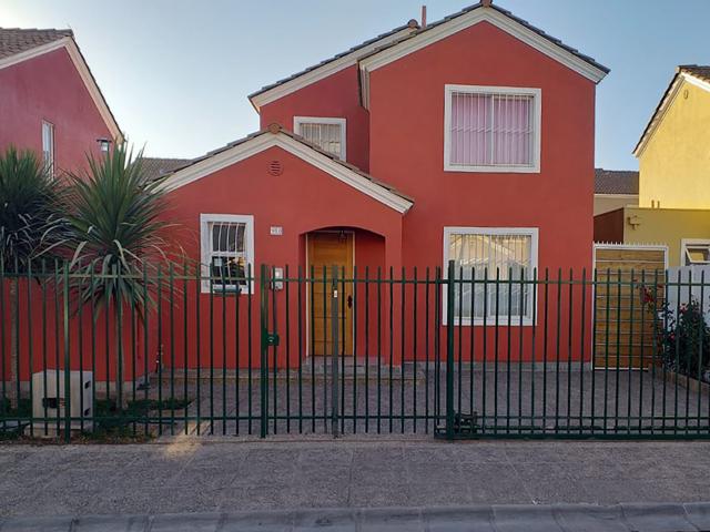 Amplia casa en condominio Barrio nuevo Nos