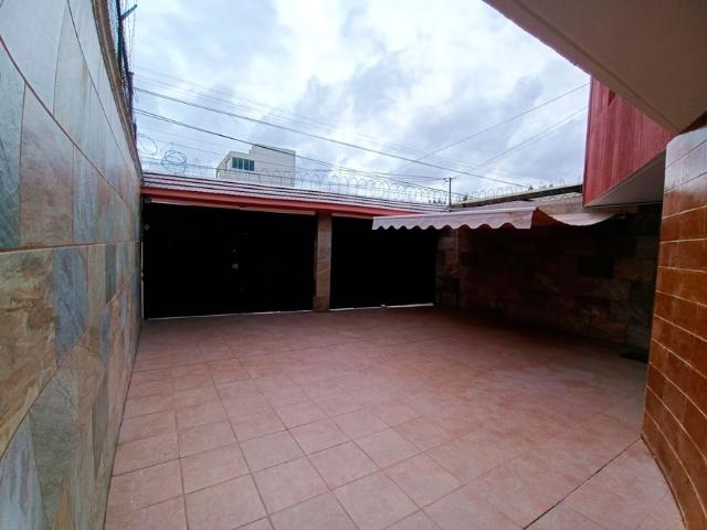 Amplia Casa en Desnivel En Renta, En Fraccionamiento Villas del Alamo, Mineral De La Reforma